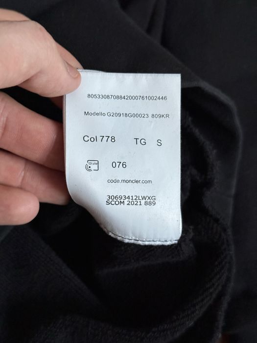 Czarna bluza moncler rozmiar  M  bez wad