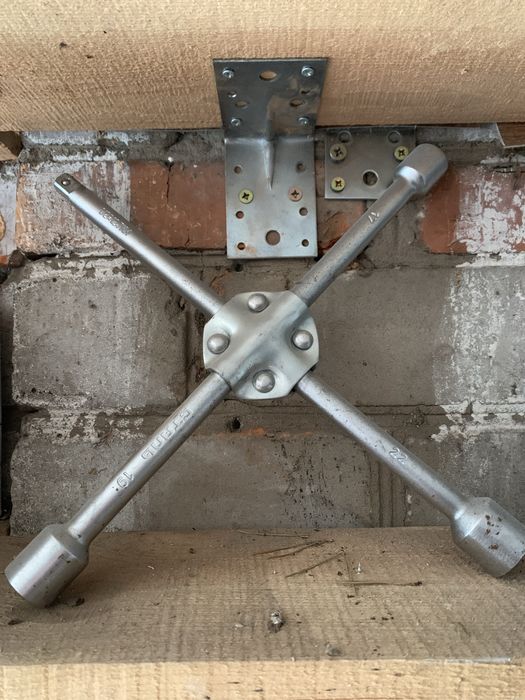 Ключ балонный крестовой