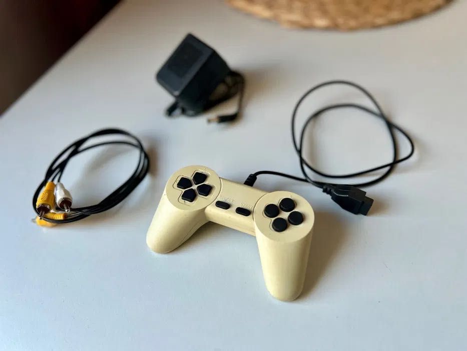 Konsola retro TV - akcesoria