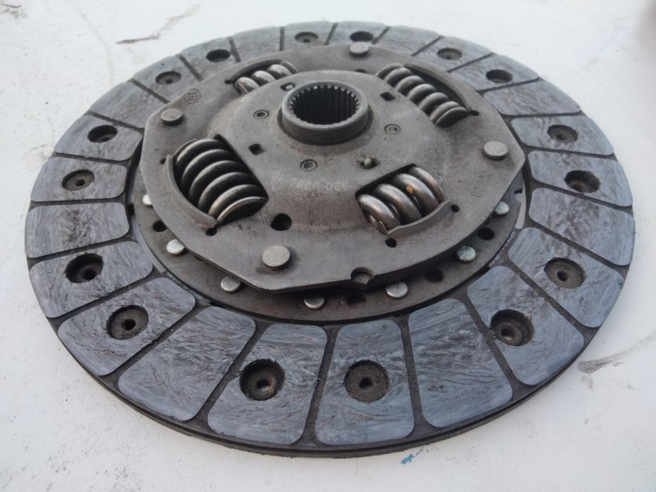 Щеплення Vw Golf 4 Bora Skoda Tour Audi A3 Seat Toledo 1.4.1.6 бензин