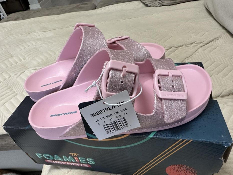 Шльопанці Skechers