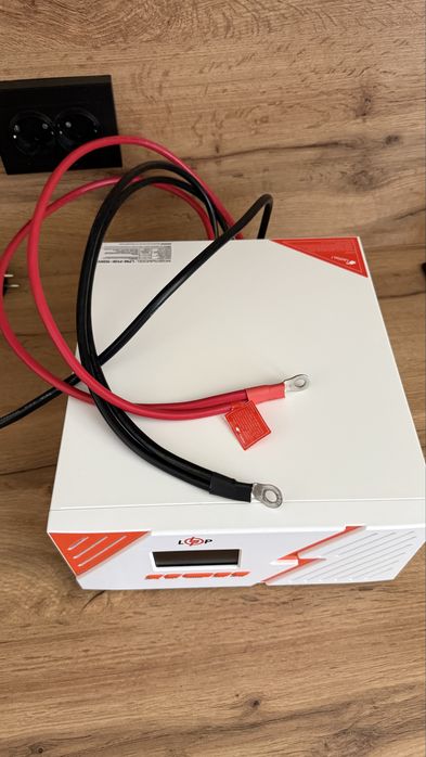 ДБЖ з правильною синусоїдою 12V LPM-PSW-1500VA (1050 Вт)