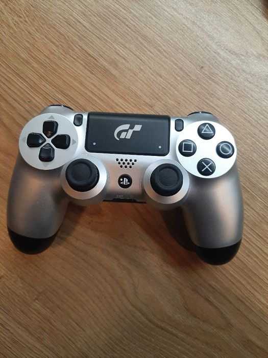 Vendo playstation 4 como nova