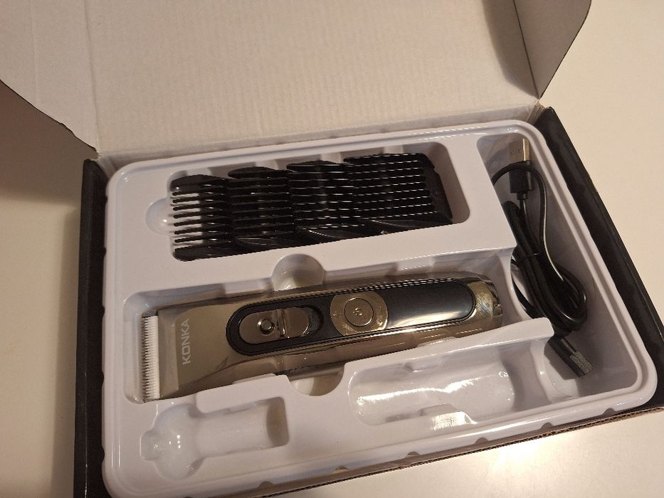 Maszynka do strzyżenia włosów bezprzewodowa.