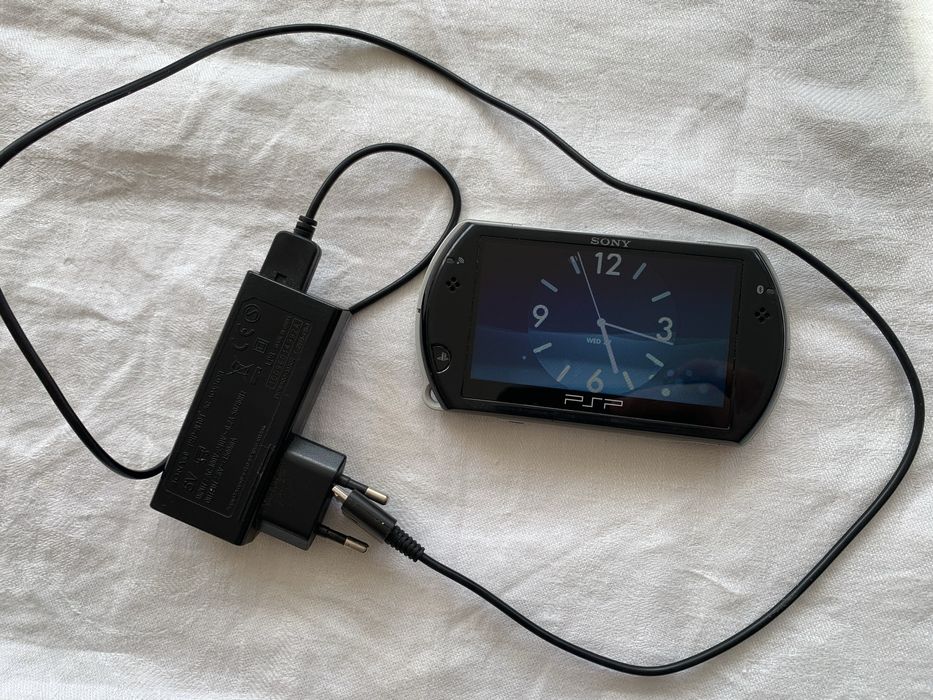 Play Station Portable GO. Psp go