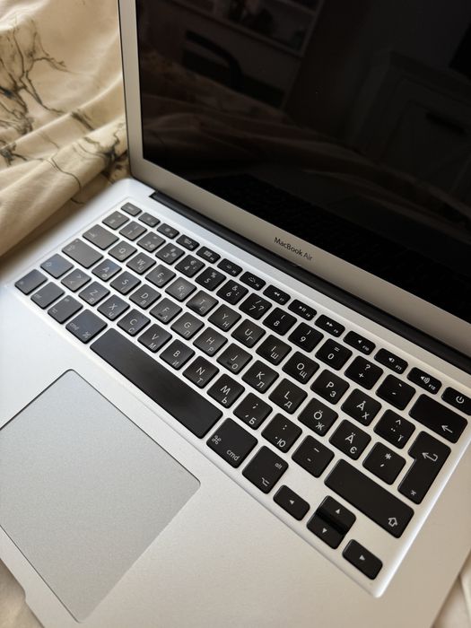 Ноутбук MacBook air 13 2017