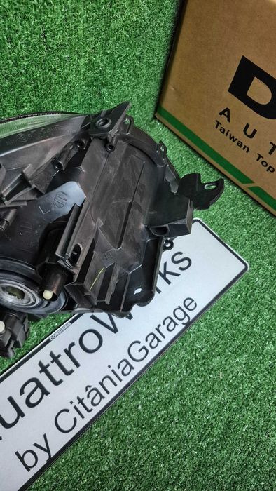Otica Farol Esquerdo Toyota Auris E15 2007 a 2009 Ref. 212-11M5LMLD-EM NOVO