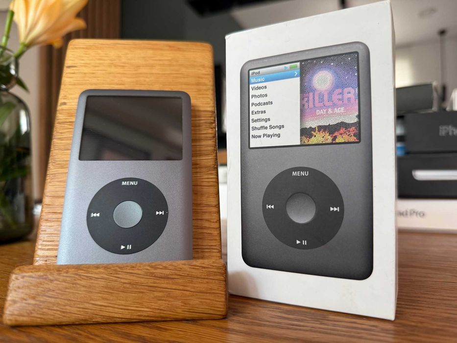 Apple iPod Classic 7G 160GB Black A1238 MC297QB/A