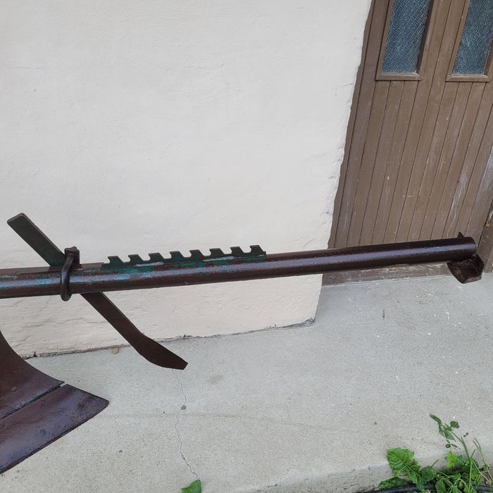 Pług jednoskibowy