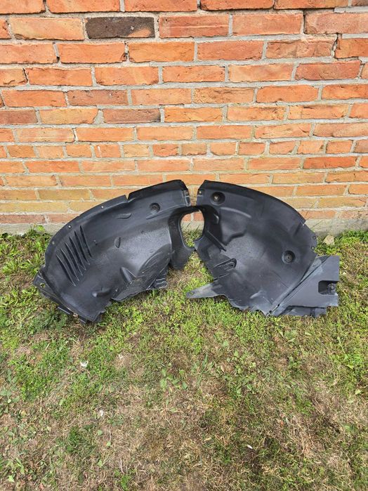 Nadkole lewe przednie Mercedes C180 W204  2008 Rok Nr A 204 698 13 30 , A 204 698 11 30