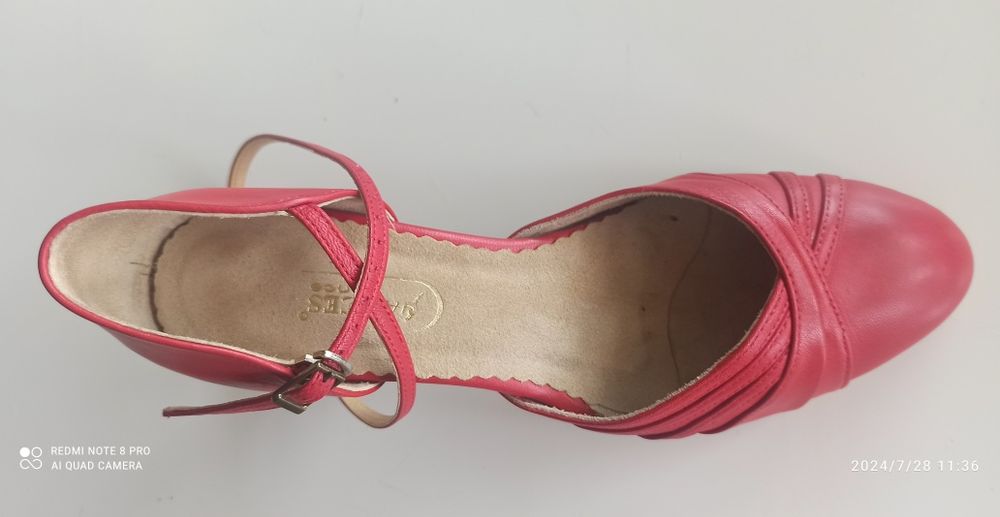 Nowe buty taneczne r. 39 skóra czerwona