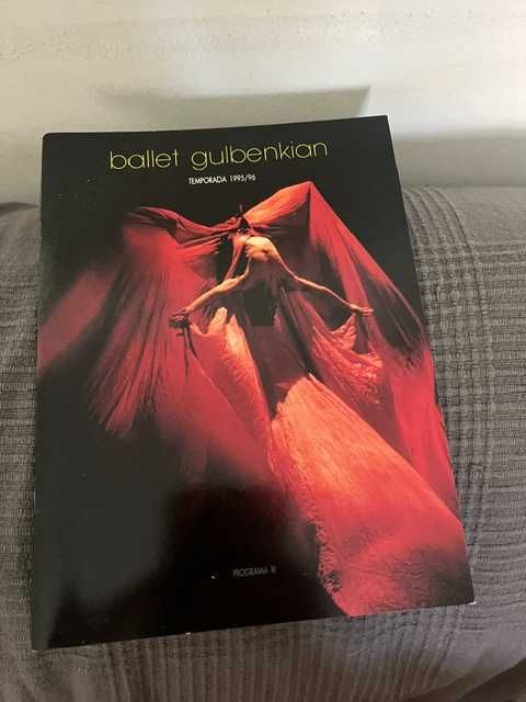 Livro de programa oficial da prestigiada companhia Ballet Gulbenkian