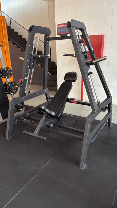 Máquina de musculação multipress shoulders and chest