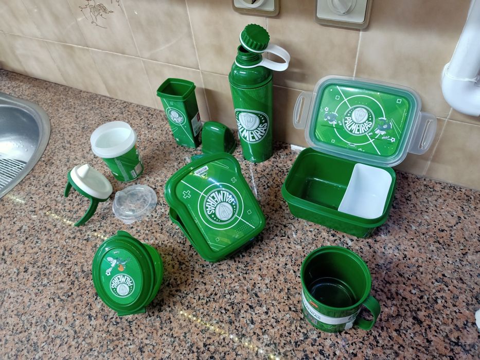 Tupperware copos garrafa talheres do clube Palmeiras casa quarto apart