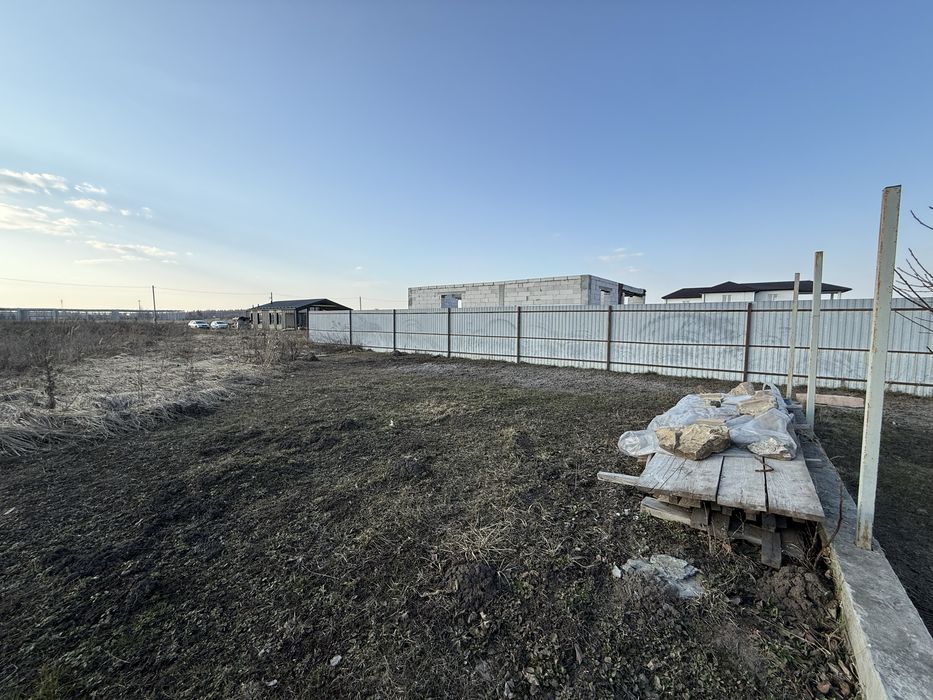 Ділянка 6 соток під житлову забудову в селі Мрія ( Бучанський район)