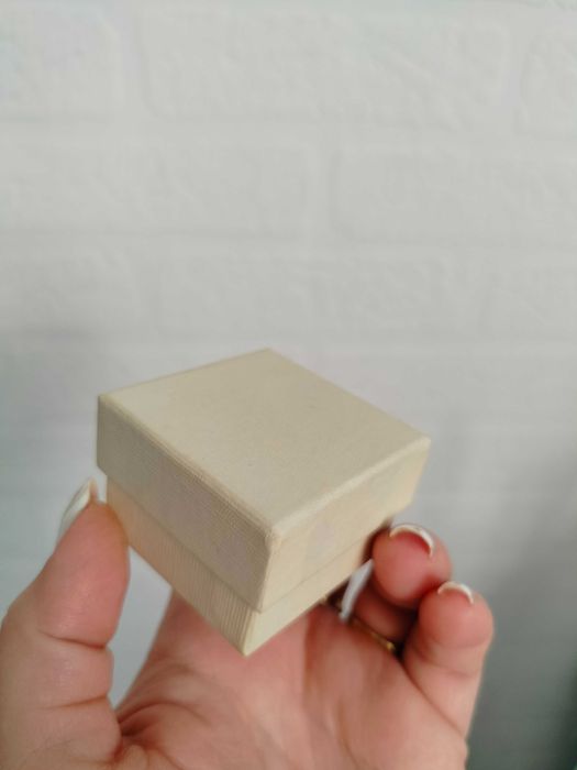 Pudełeczko pudełko etui na biżuterię pierścionek kolczyki