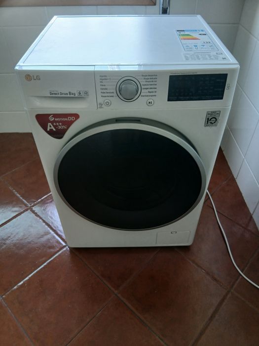 Máquina de lavar roupa LG 8kg Direct Drive