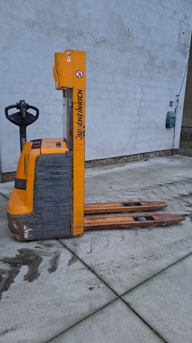 Wózek widłowy paleciak elektryczny Jungheinrich EJC 212 paletowy maszt