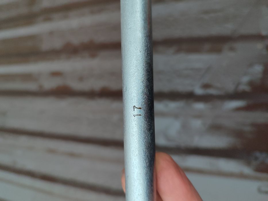 Балонний ключ на 17