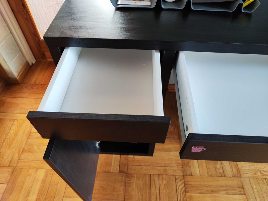Biurko IKEA Micke czarne 105×50 cm – solidne, do pracy/nauki
