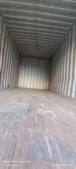 Contentores usados e novos