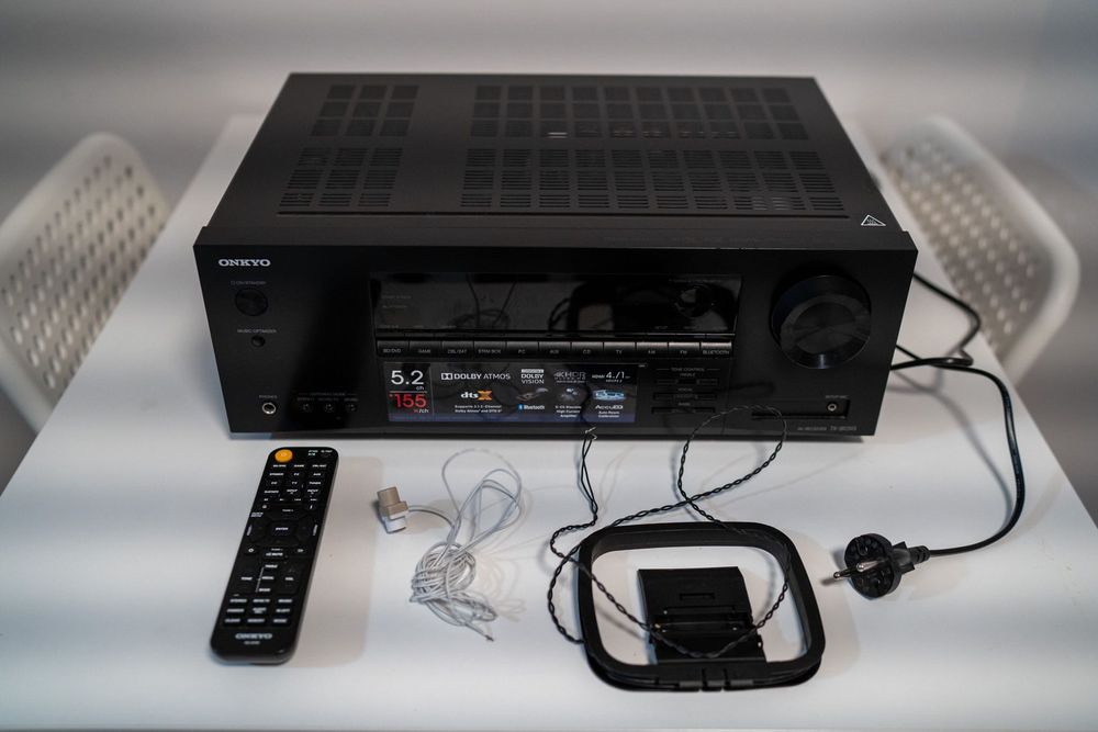 Onkyo TX-SR393 amplituner 5.2 Dolby Atmos / DTS:X