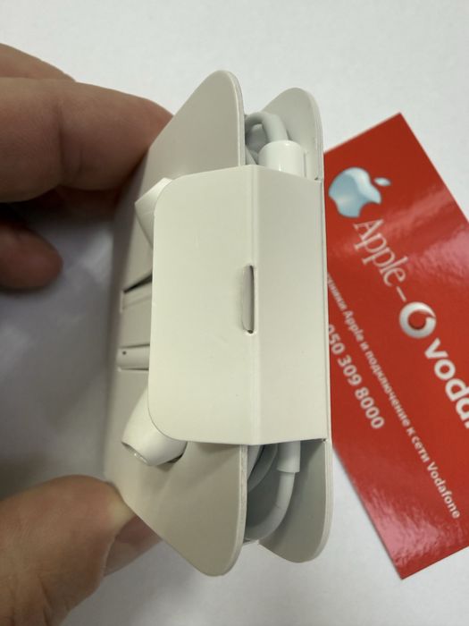 Apple EarPods with Remote and Mic-нові ОРИГіНАЛ!!