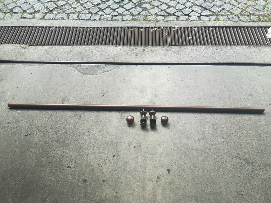 Varões para cortinas madeira wengué.