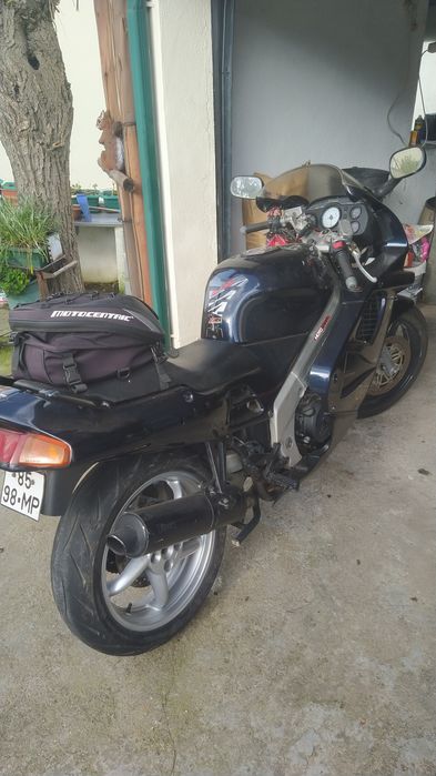 Vendo Honda vfr 750 de 1997 com 47 000 km