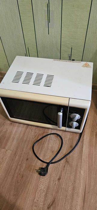 Микроволновка Whirlpool