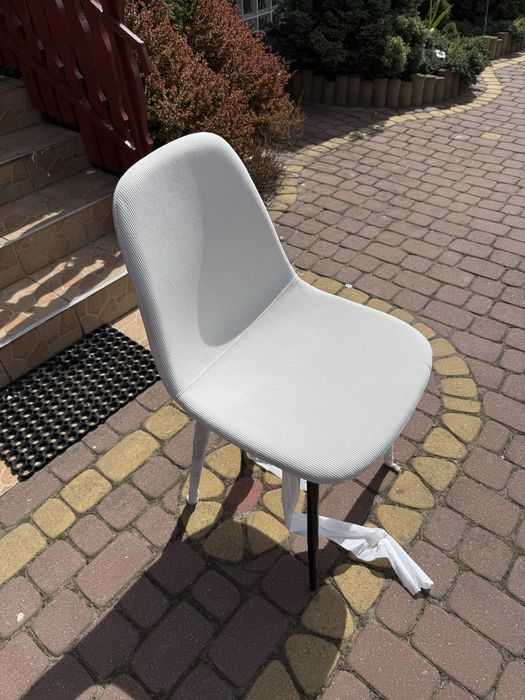 4 krzesła nowe stan idealny