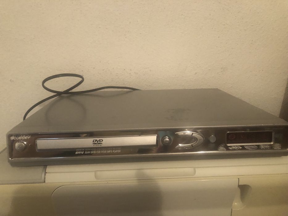 Aparelho de DVD e comando