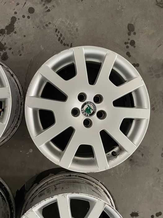 Jantes Originais Skoda Fabia vRS R16 5x100