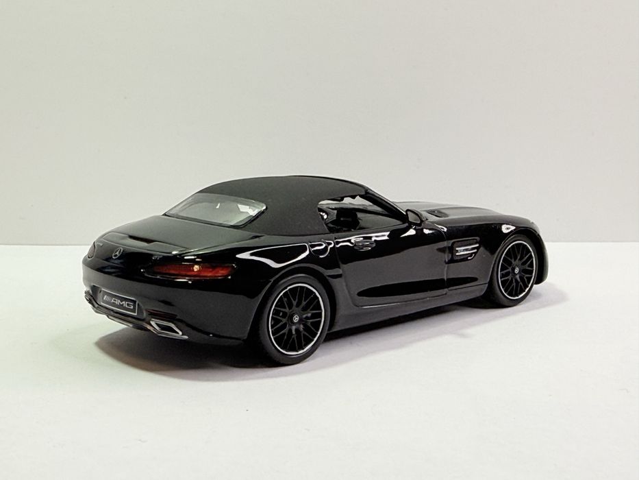 Mercedes AMG GT Roadster 2017 Magnetite Black model  1:43