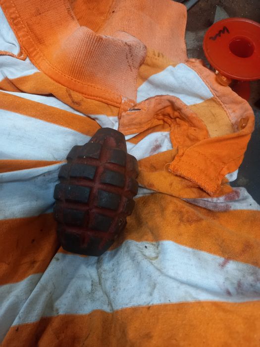 Armadura de granada de pinha