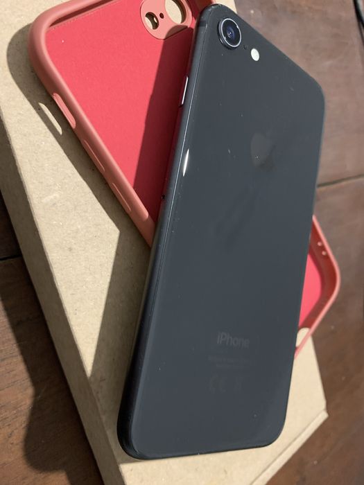 Apple Iphone 8 64gb lte szary + etui nowe czerwone/ niebieskie