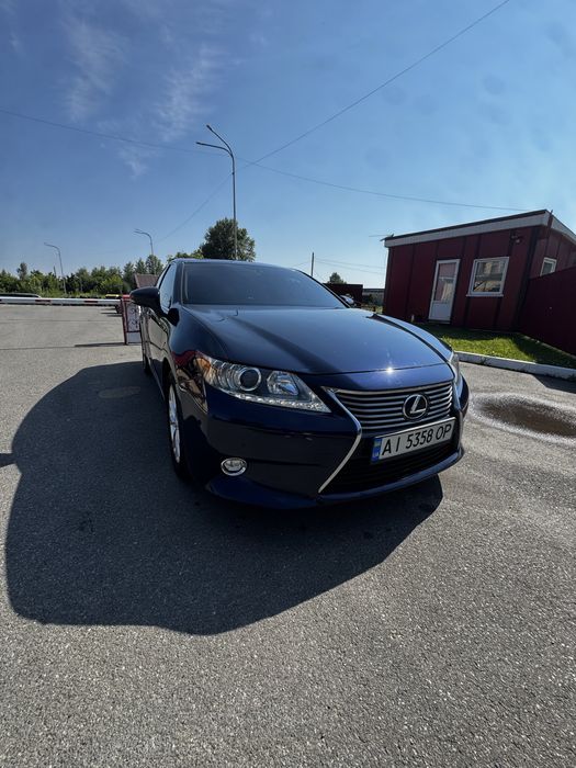 Продам  Lexus ES 300 H