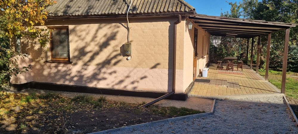 Будинок з Басейном на водосховищі для відпочинку та рибалки