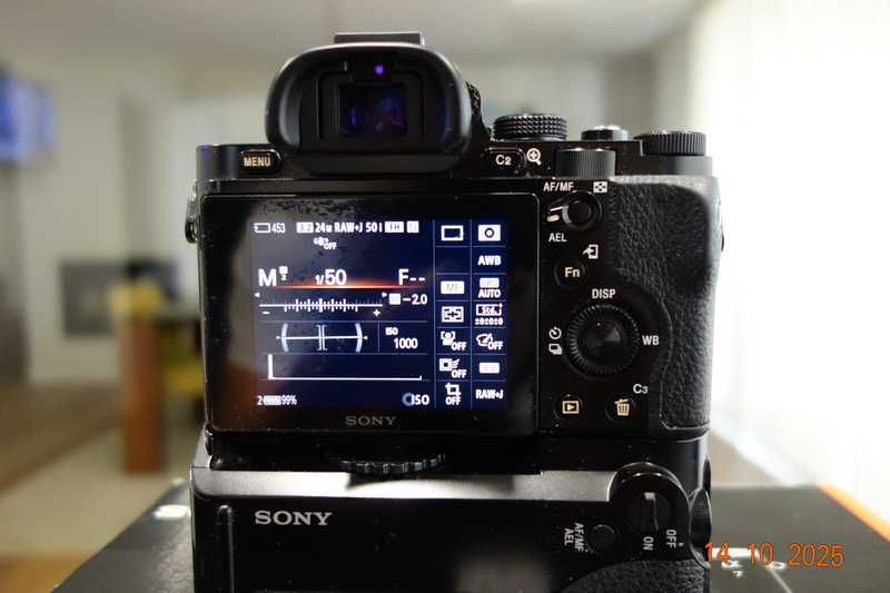 Sony A7 MK I + Grip Sony VG-C1EM + Baterias + Carregador