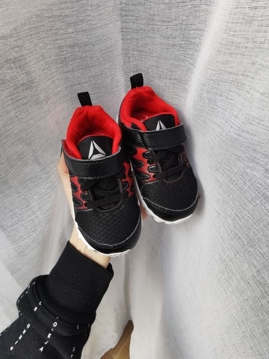 Buty Reebok czarno-czerwone