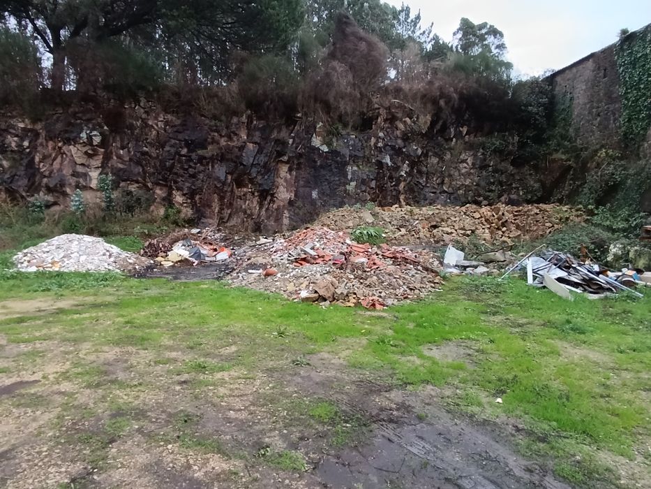 Dou entulho, zona de Vila do Conde