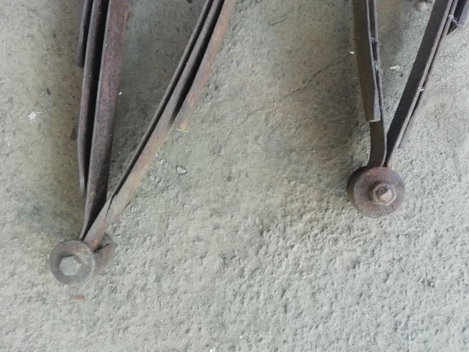 Рессоры на Москвич машина прицеп