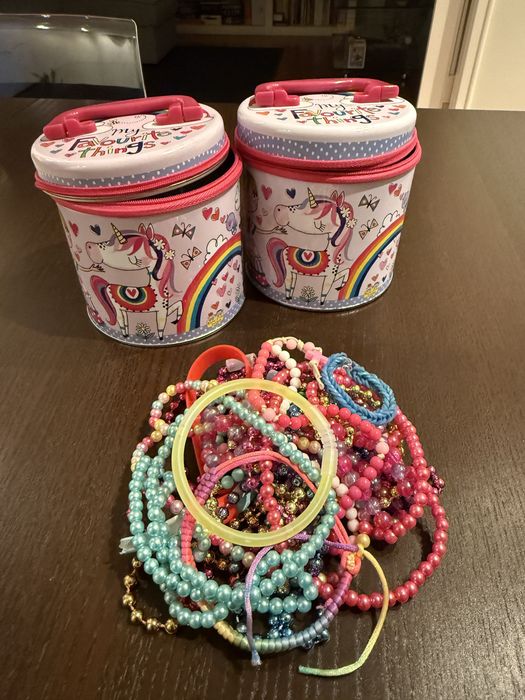 2 caixas unicórnio para menina e acessorios