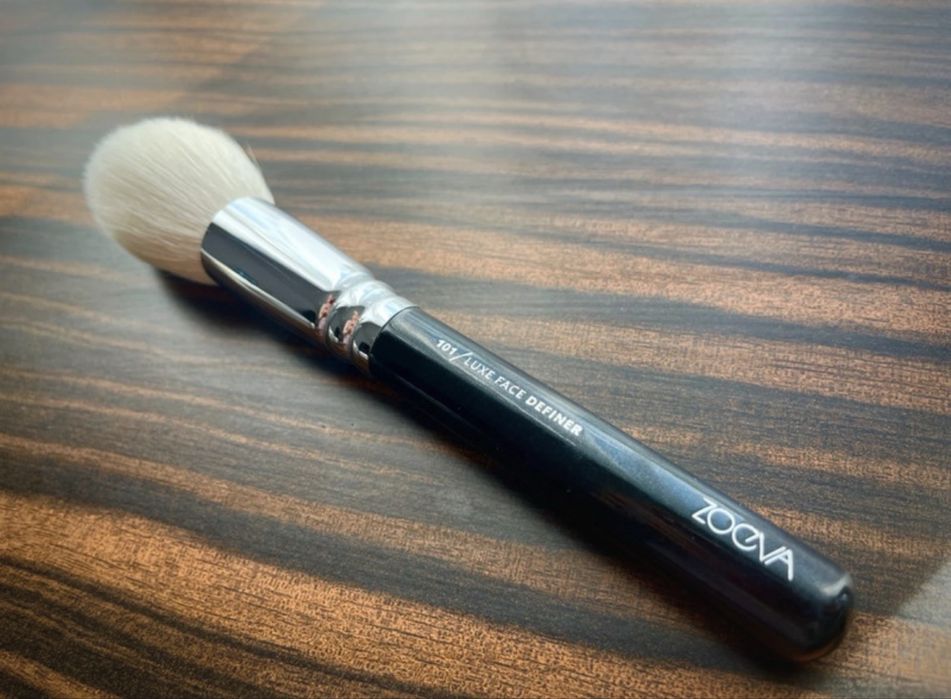 Zoeva - przędzel do różu, pudru, bronzera - 101 Luxe Face Definer - naturalne włosie