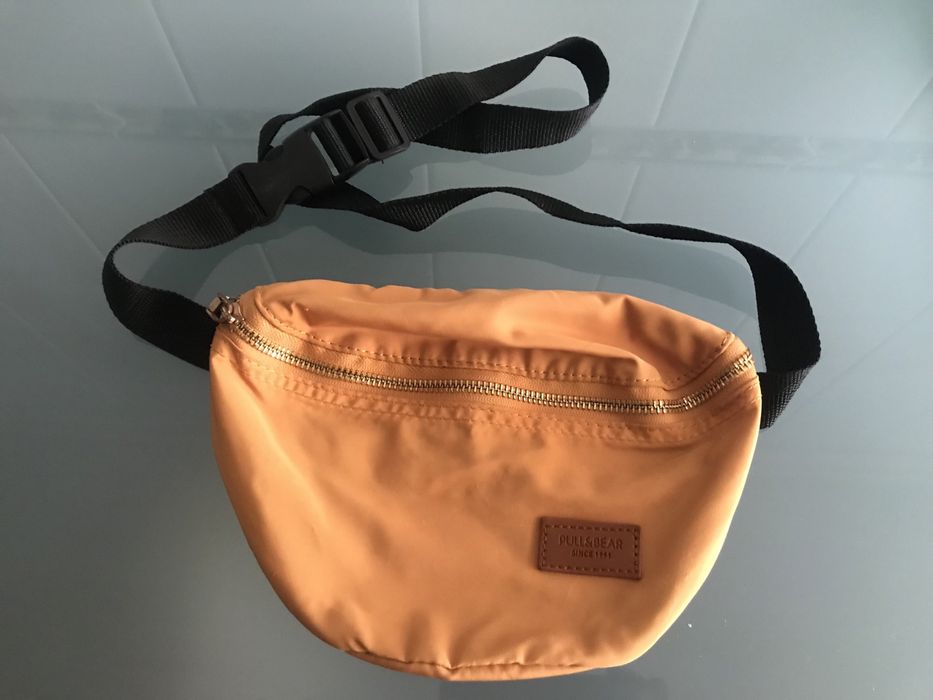 Bolsa oval Pull&Bear