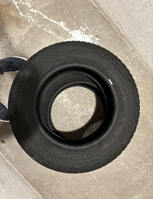 2 pneus novos Hankook Vantra Transit 205/65 R15C