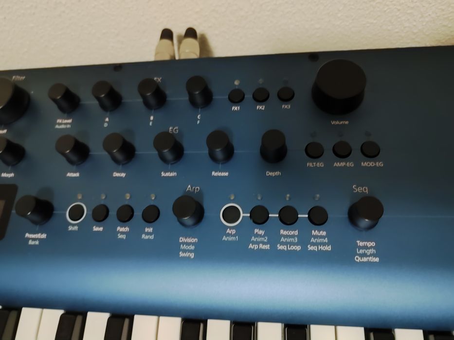 Sintetizador Modal cobalt 8x