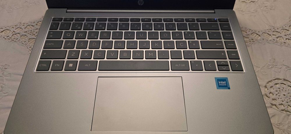 Portátil HP 14-EP0001NP