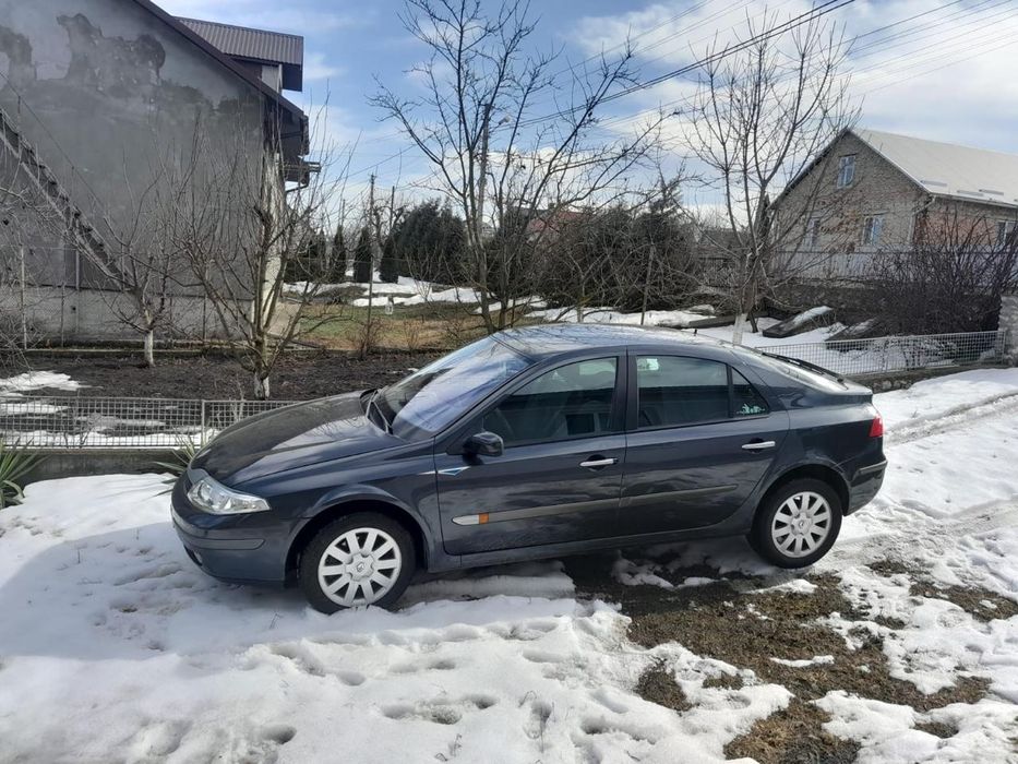 Машина Renault laguna 2