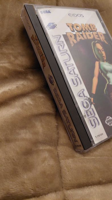 Sega Saturn Tomb Raider (Caixa e manual)